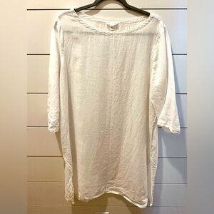 Eileen Fisher white linen tunic with side slits. Size large.